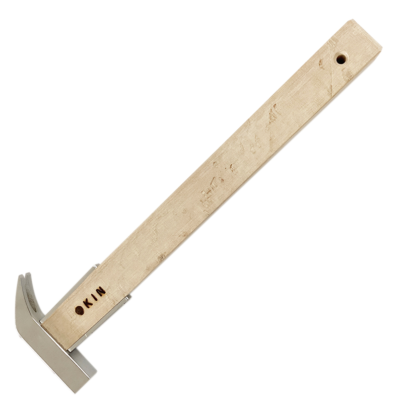 金井産業 マルキン印<br/>舞台屋鎚　四角<br/>360mm シルバー<br /><span class="jan">4573209906979</span><br /><span class="teika">定価：17,000円（税別）</span>